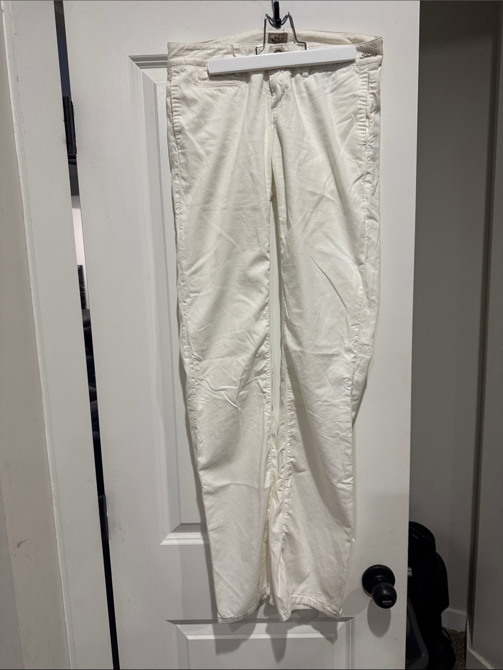 Women's Cream Straight-Leg Jeans